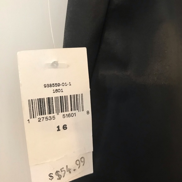 NWT Silky black crop pants from Gap. - Picture 2 of 3